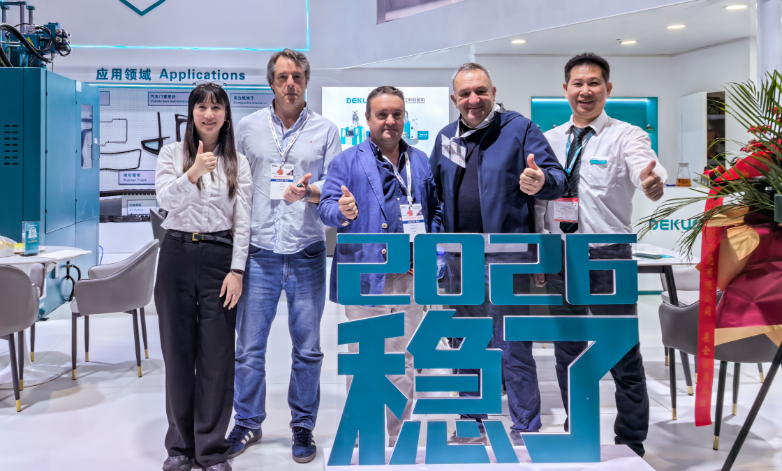 CHINAPLAS 2026圆满闭幕！德科摩以 “稳”实力铸就国产橡塑机械智造新标杆！